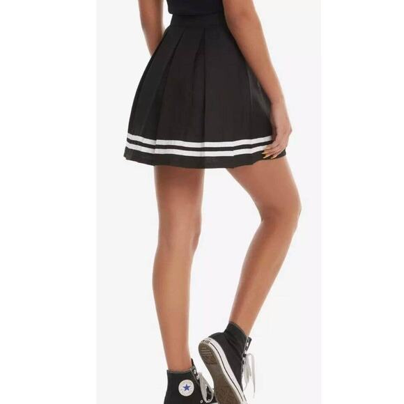 Hot Topic | Black with White Stripes Mini Cheer Skirt | Size Medium - Picture 3 of 8